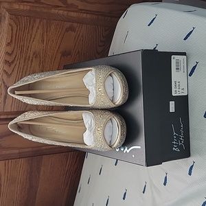 Betsy Johnson Size 7.5 Light Gold Peep Toe Dress shoes